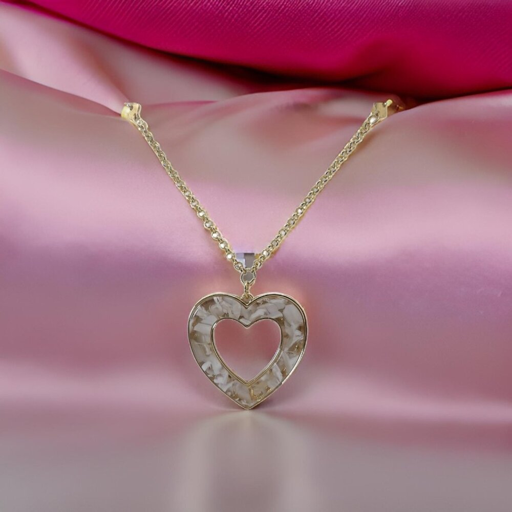 Resin Heart Pendant Sweater Necklace